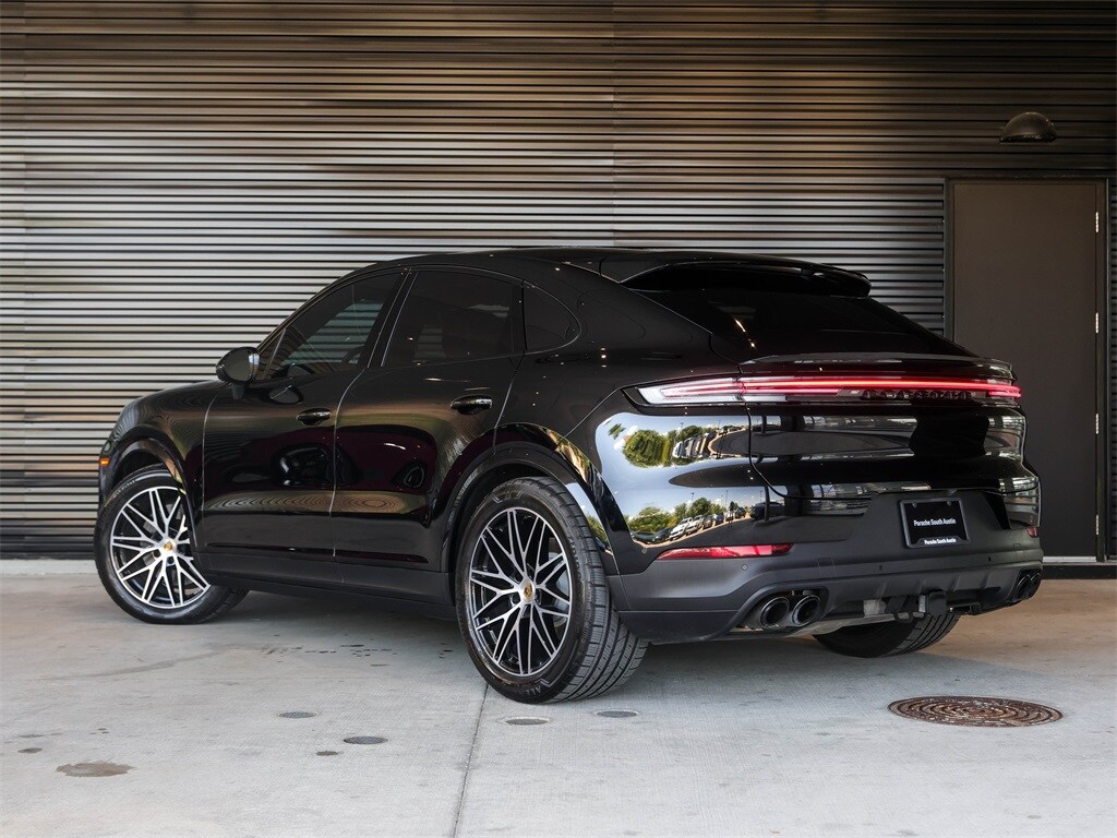 2024 Porsche Cayenne Coupe photo 3