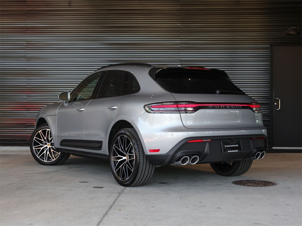 2025 Porsche Macan T photo 3
