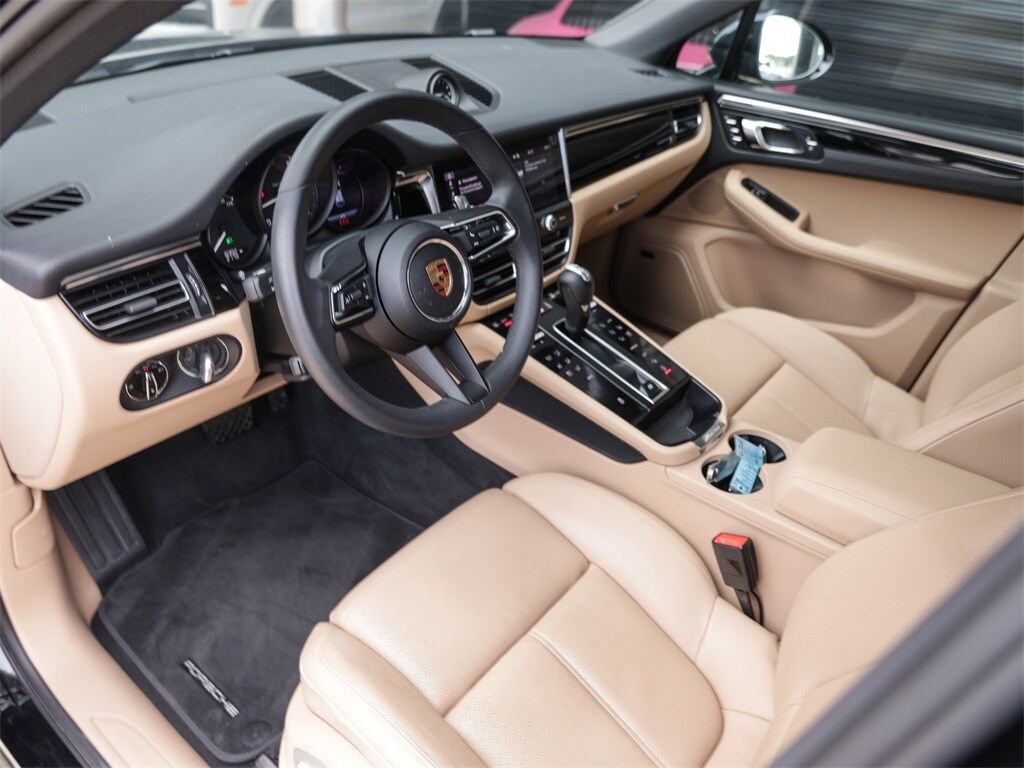 2025 Porsche Macan S photo 4