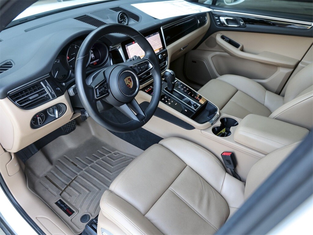 2023 Porsche Macan T photo 4