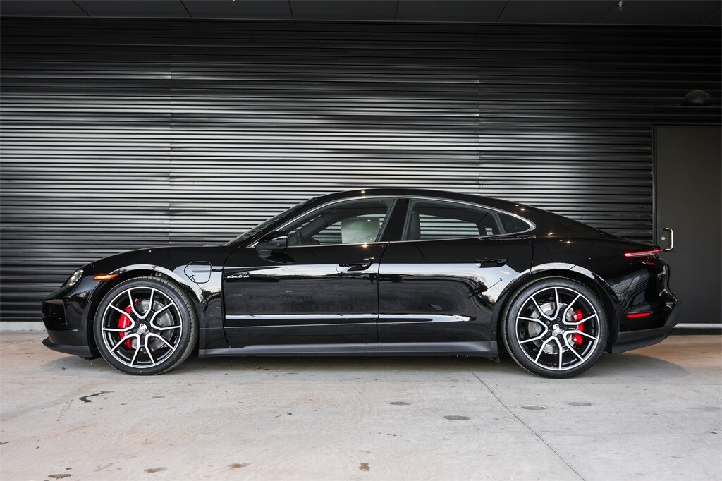 2025 Porsche Taycan 4S photo 2