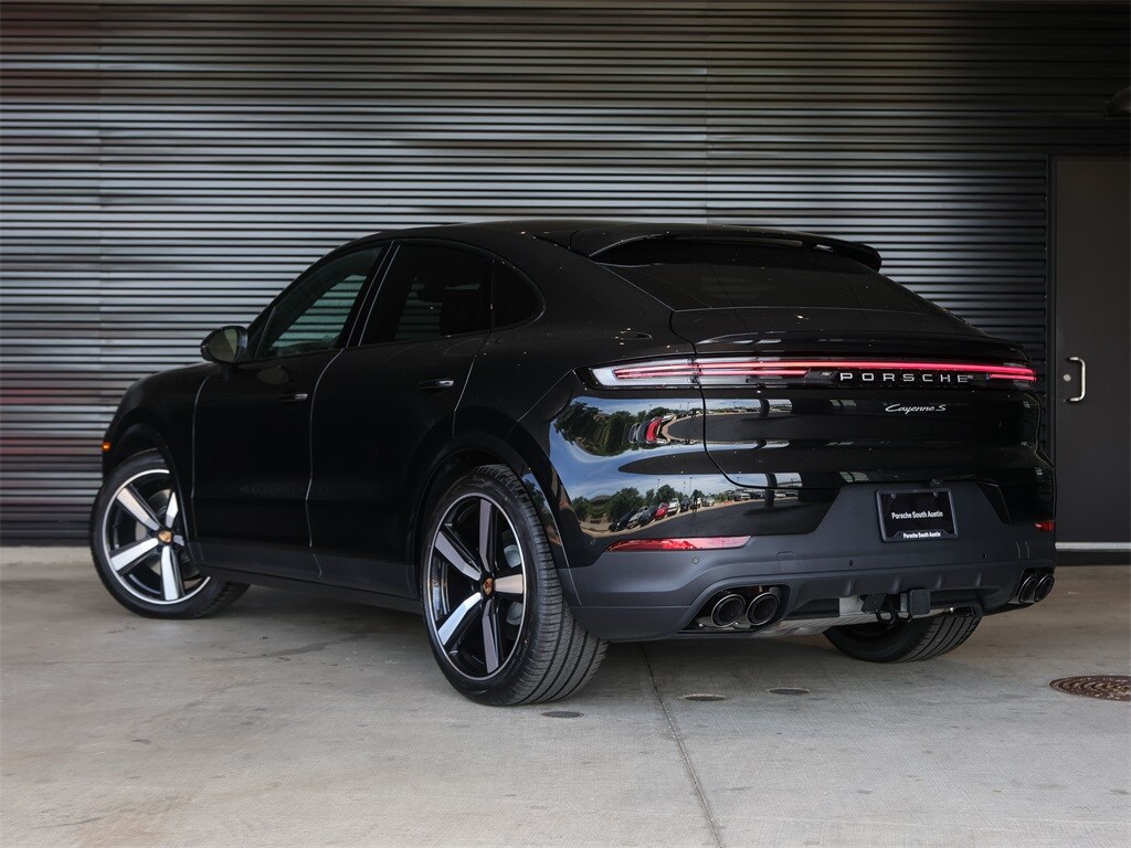 2025 Porsche Cayenne Coupe S photo 3