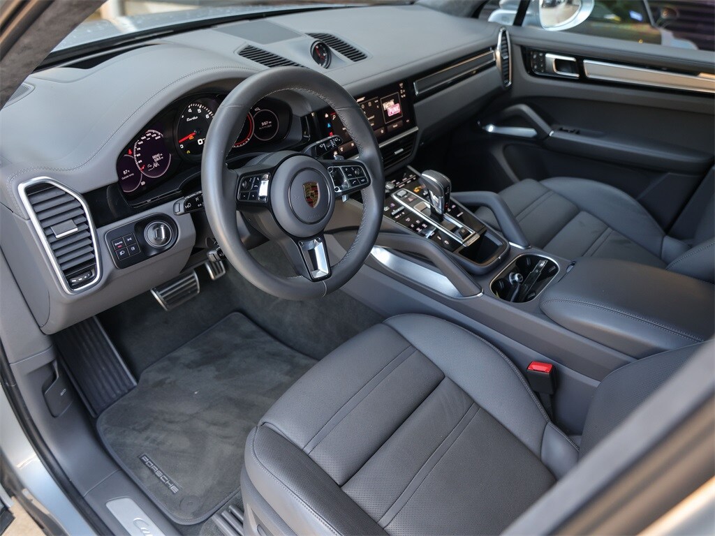 2022 Porsche Cayenne Turbo photo 4