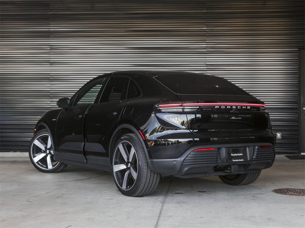2025 Porsche Macan Electric photo 3