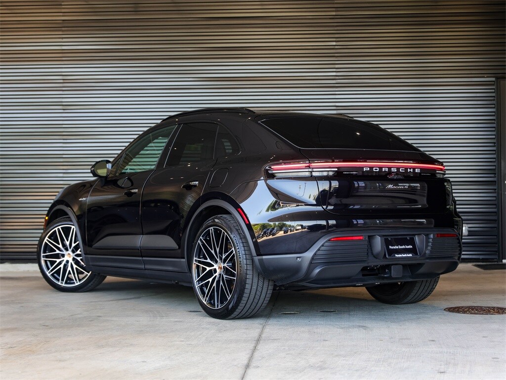 2025 Porsche Macan Electric 4 photo 3