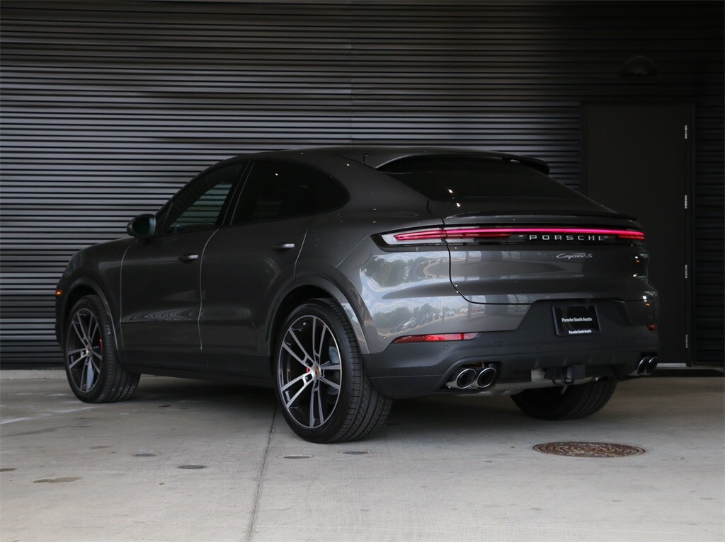 2025 Porsche Cayenne Coupe S photo 3