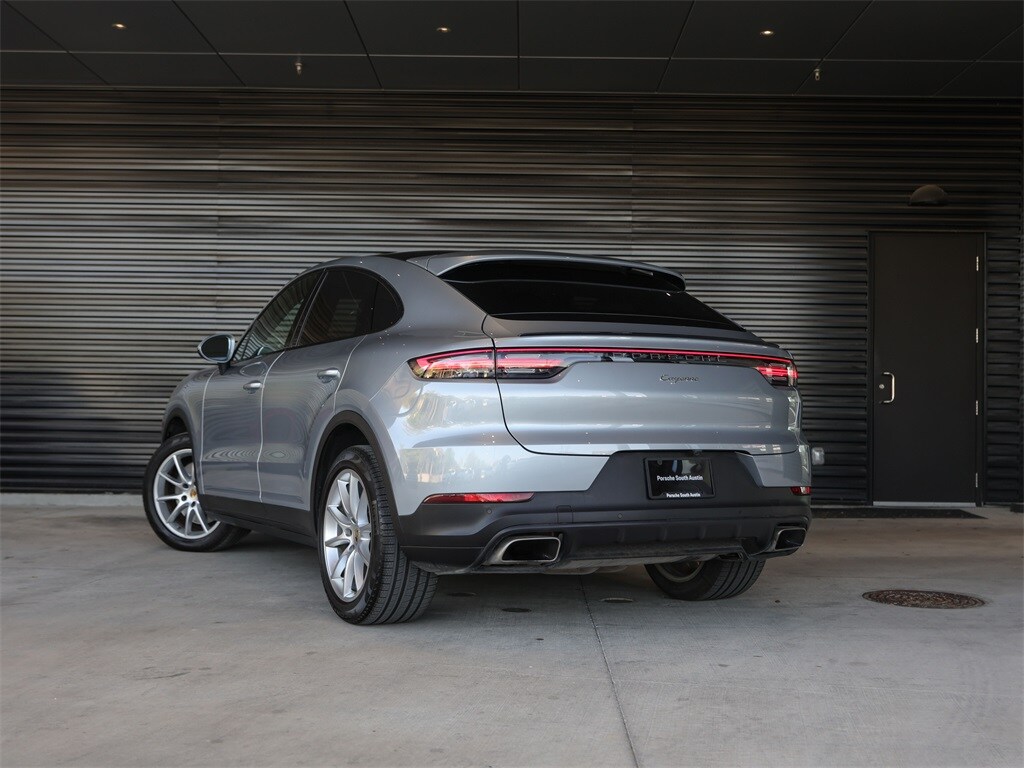 2021 Porsche Cayenne Coupe photo 3