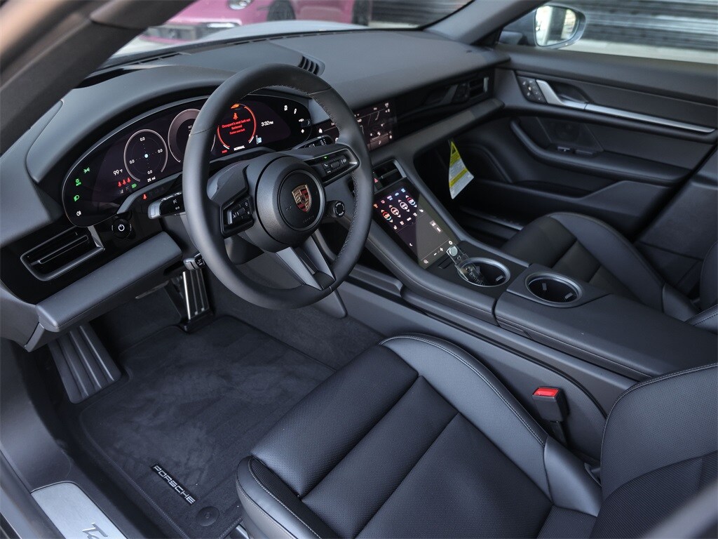2025 Porsche Taycan 4 photo 4