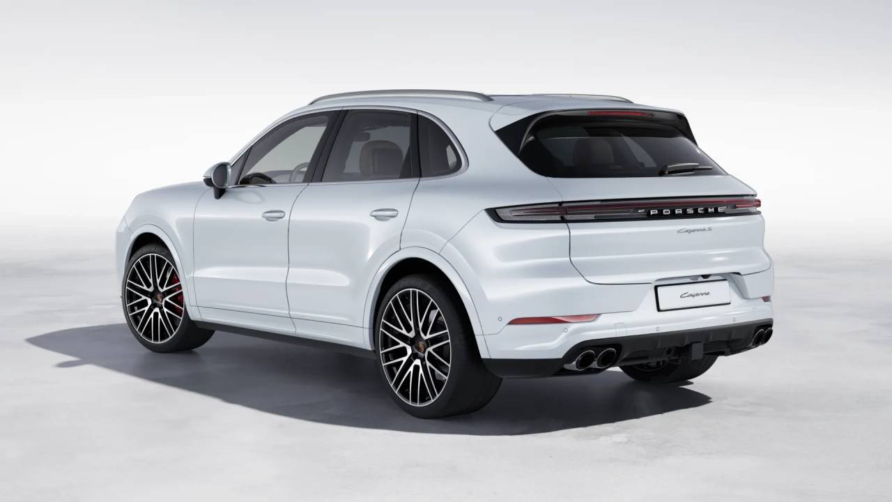 2026 Porsche Cayenne S photo 3