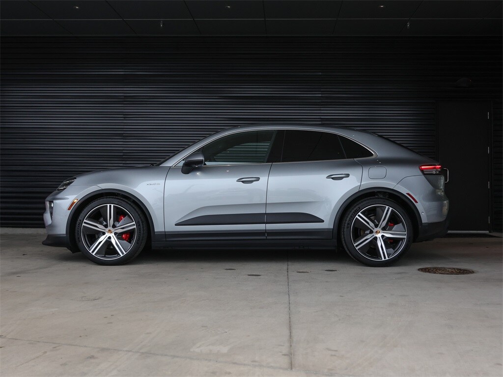 2025 Porsche Macan Electric photo 2