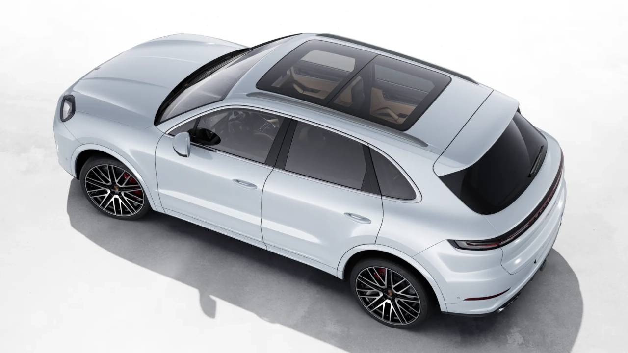 2026 Porsche Cayenne S photo 4