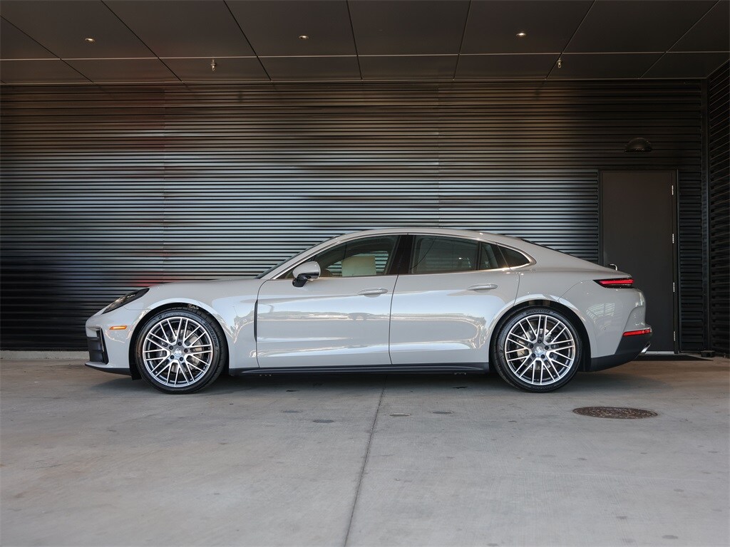 2025 Porsche Panamera 4 photo 2