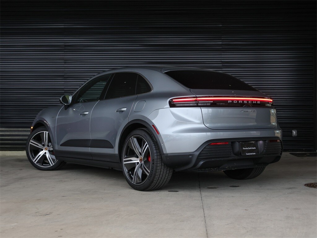 2025 Porsche Macan Electric photo 3
