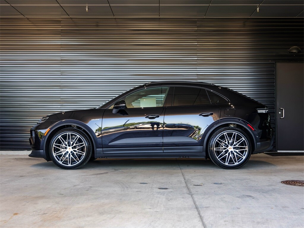 2025 Porsche Macan Electric 4 photo 2