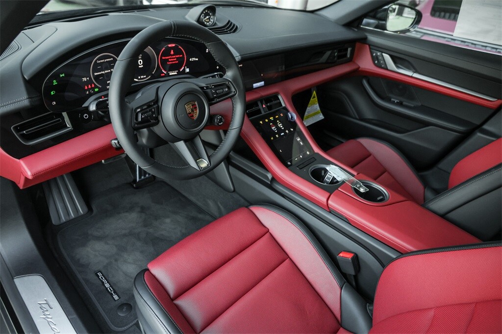 2025 Porsche Taycan 4S photo 4