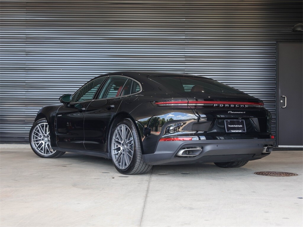2025 Porsche Panamera E-Hybrid 4 photo 3
