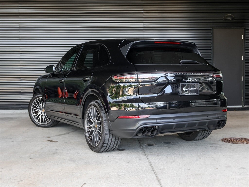 2021 Porsche Cayenne S photo 3
