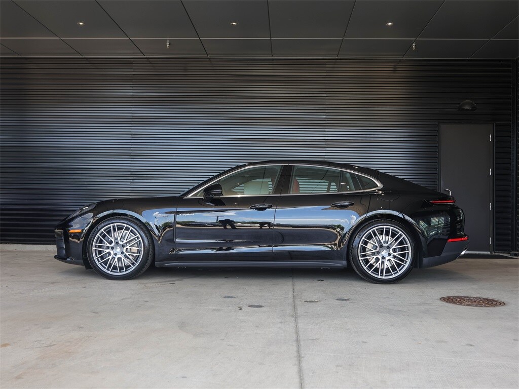 2025 Porsche Panamera E-Hybrid 4 photo 2