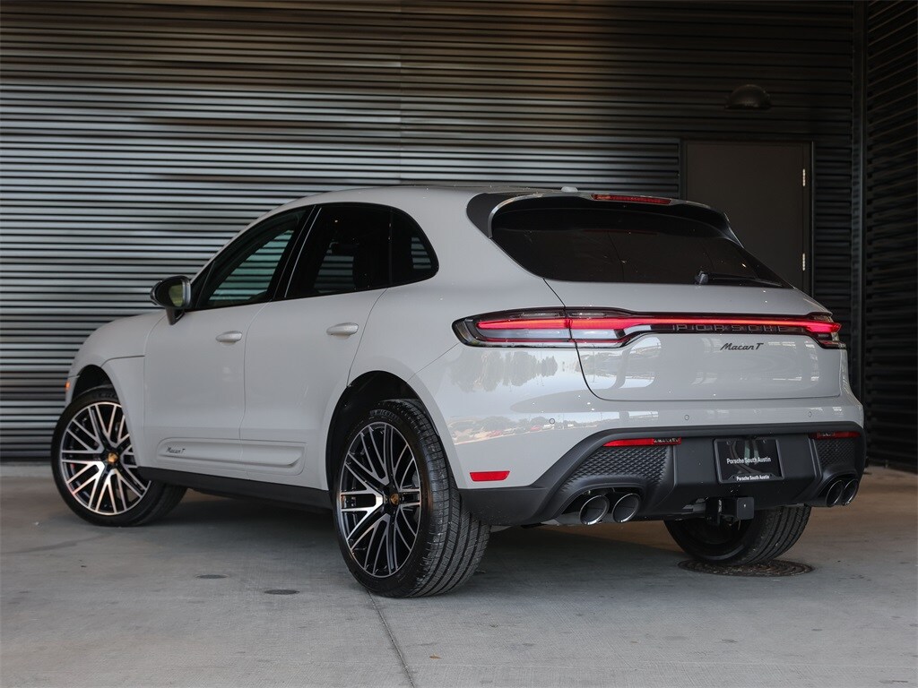 2025 Porsche Macan T photo 3