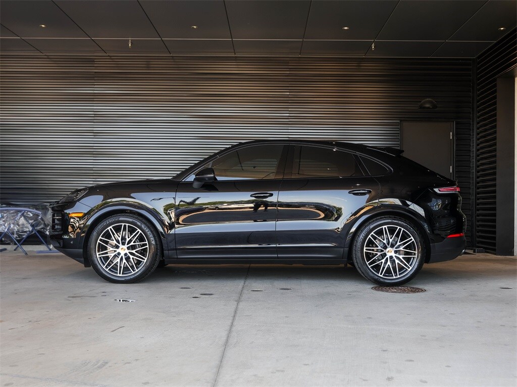 2024 Porsche Cayenne Coupe photo 2