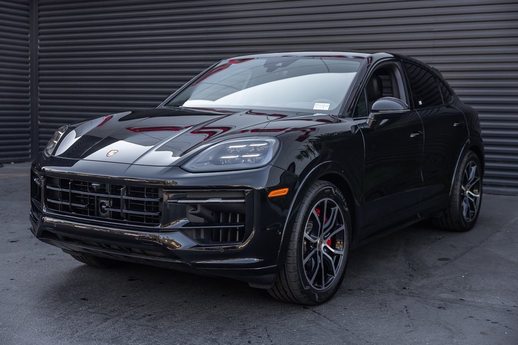 2025 Porsche Cayenne Coup GTS's photo
