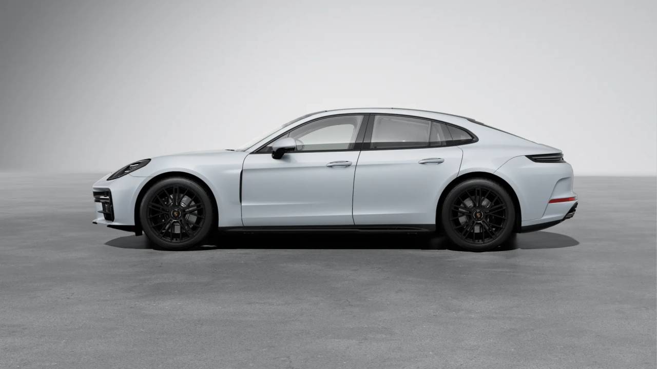 2025 Porsche Panamera GTS photo 2