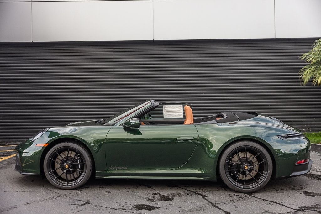 2026 Porsche 911 GTS photo 2