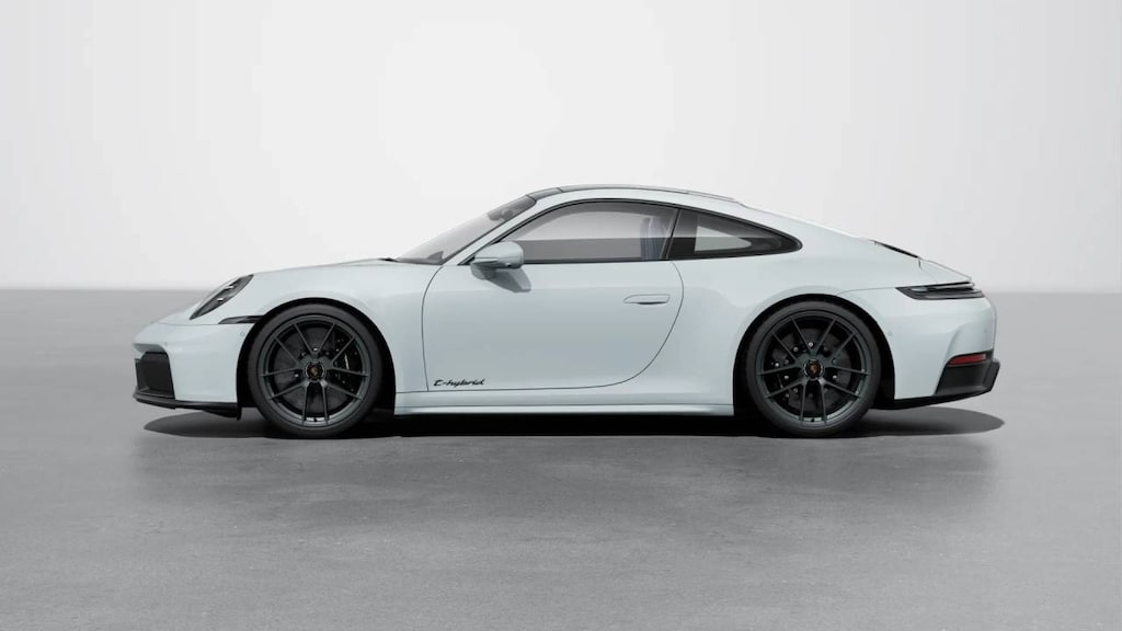 2025 Porsche 911 4 GTS photo 2
