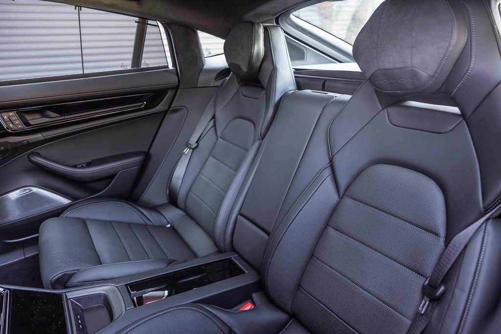 2025 Porsche Panamera GTS photo 21