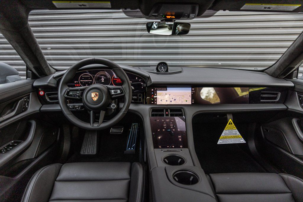 2026 Porsche Taycan GTS - Photo 12