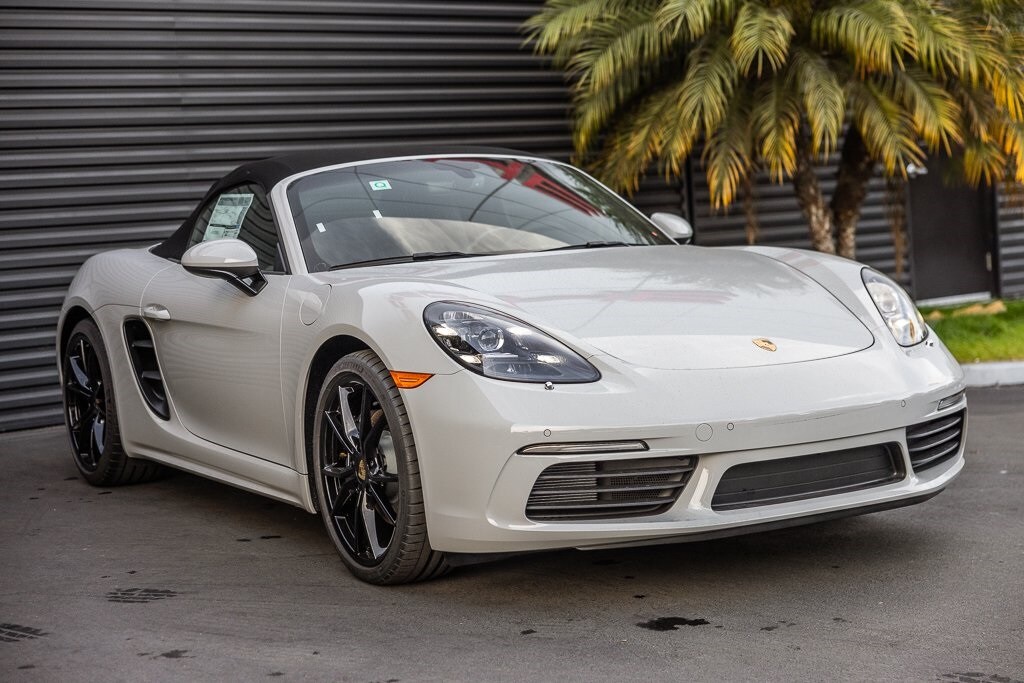 2025 Porsche Boxster photo 3