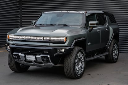Full Fender and Mirror Kit | GMC HUMMER EV SUV 2024 Full Fender and Mirror Kit | GMC HUMMER EV SUV 2024