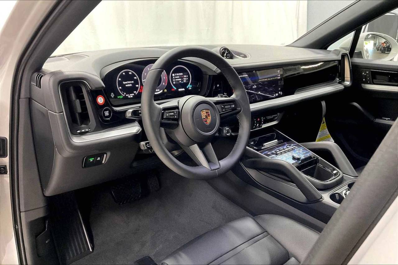 2025 Porsche Cayenne Coupe photo 4