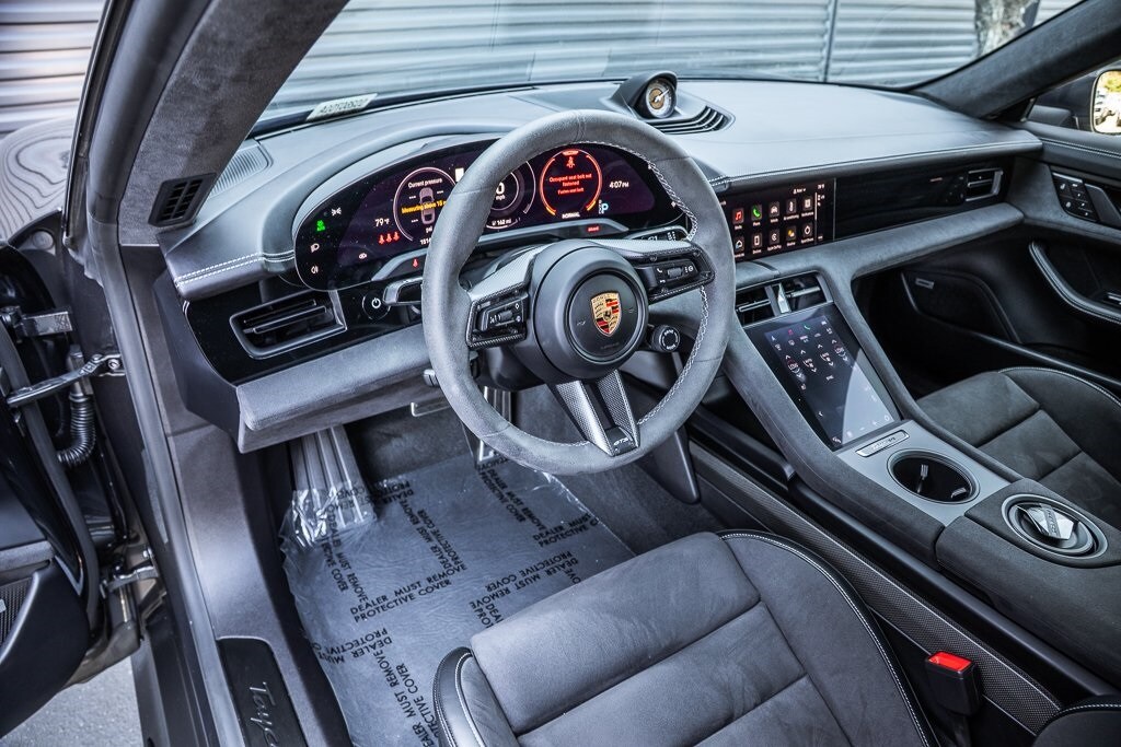 2024 Porsche Taycan GTS photo 4