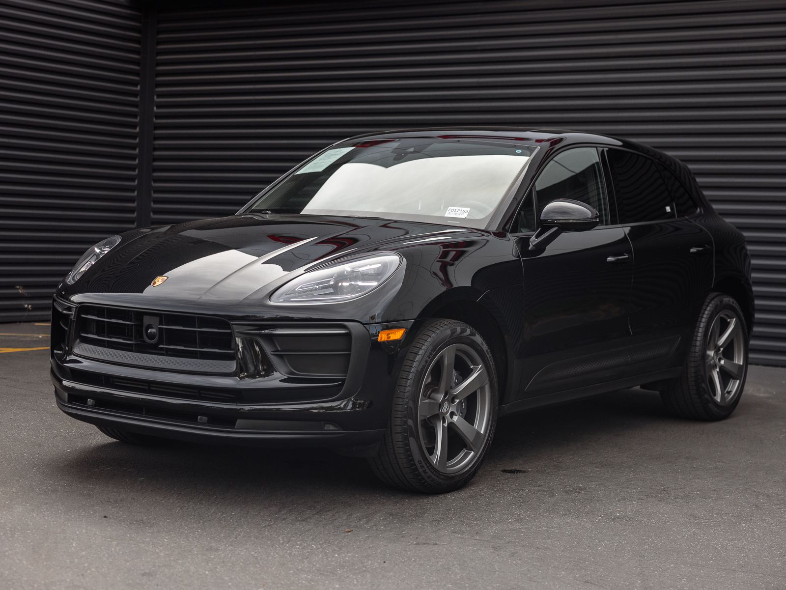 2023 Porsche Macan -'s photo