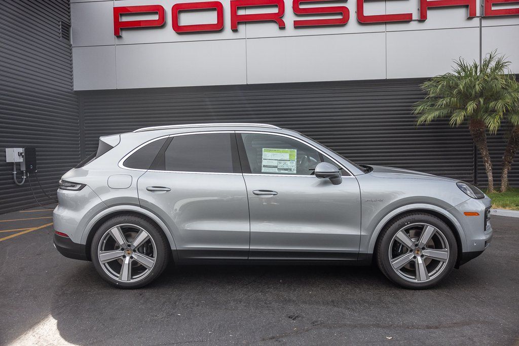 2026 Porsche Cayenne S E-Hybrid - Photo 10