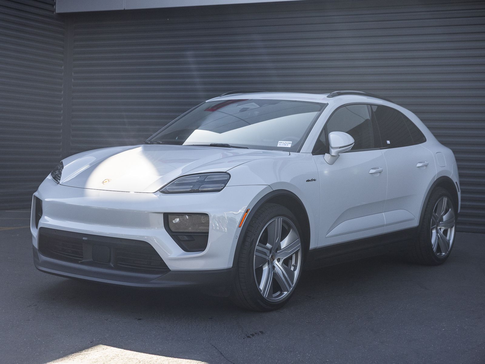 2025 Porsche Macan Base