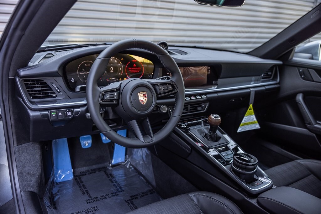 2025 Porsche 911 T photo 5