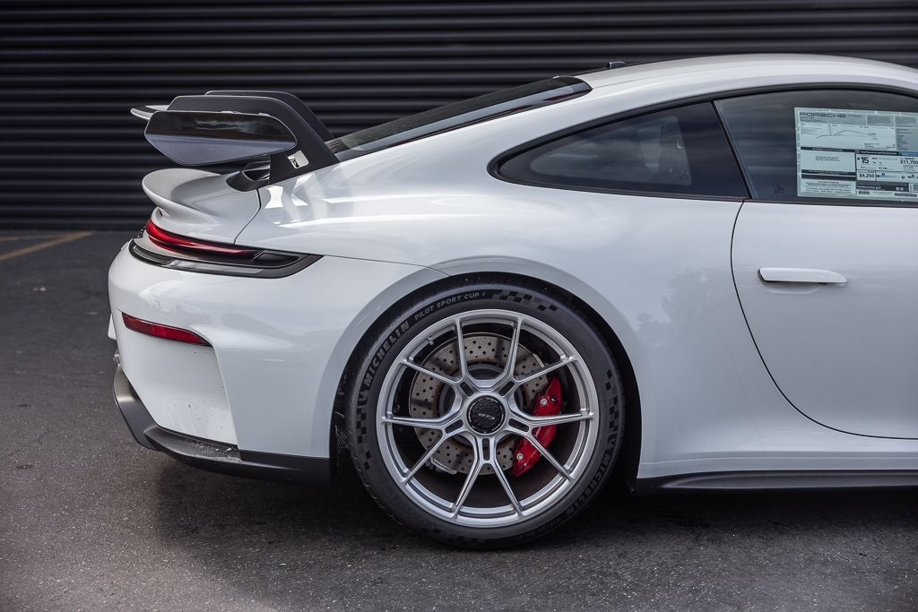 2025 Porsche 911 GT3 photo 11