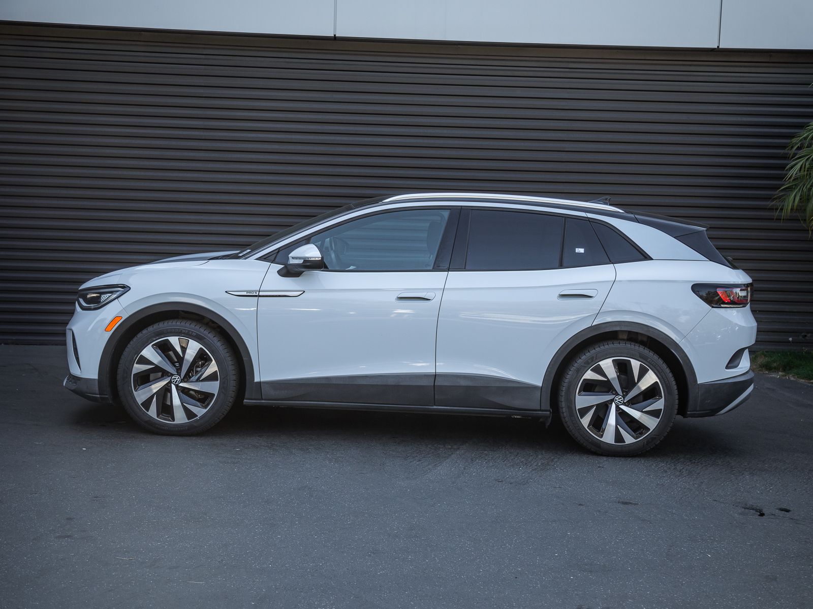 Used 2021 Volkswagen ID.4 PRO S with VIN WVGKMPE21MP022579 for sale in Hawthorne, CA