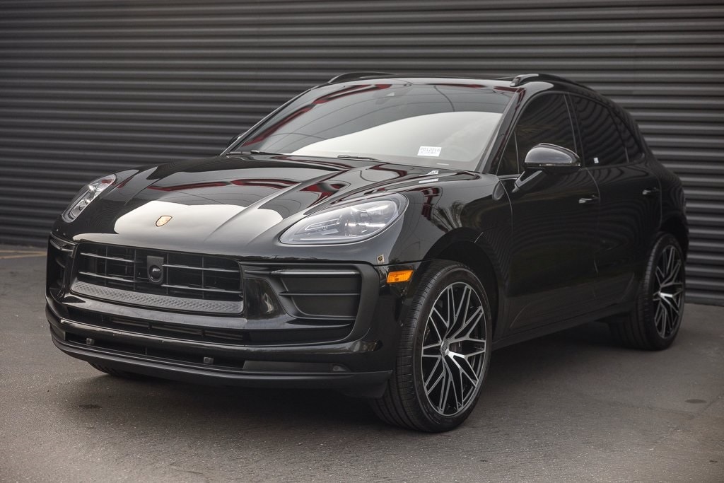 2023 Porsche Macan T
