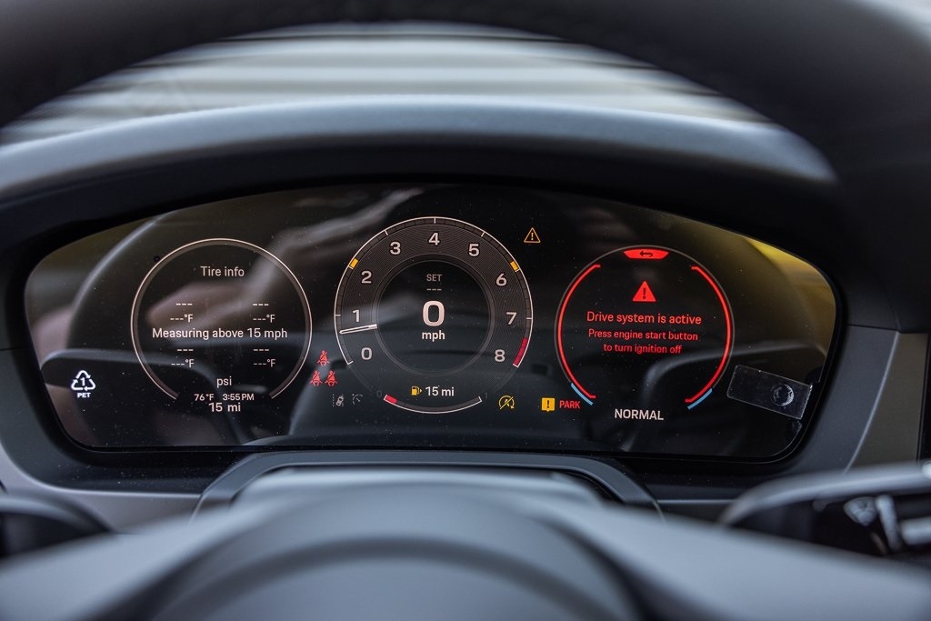 2025 Porsche 911 T photo 14