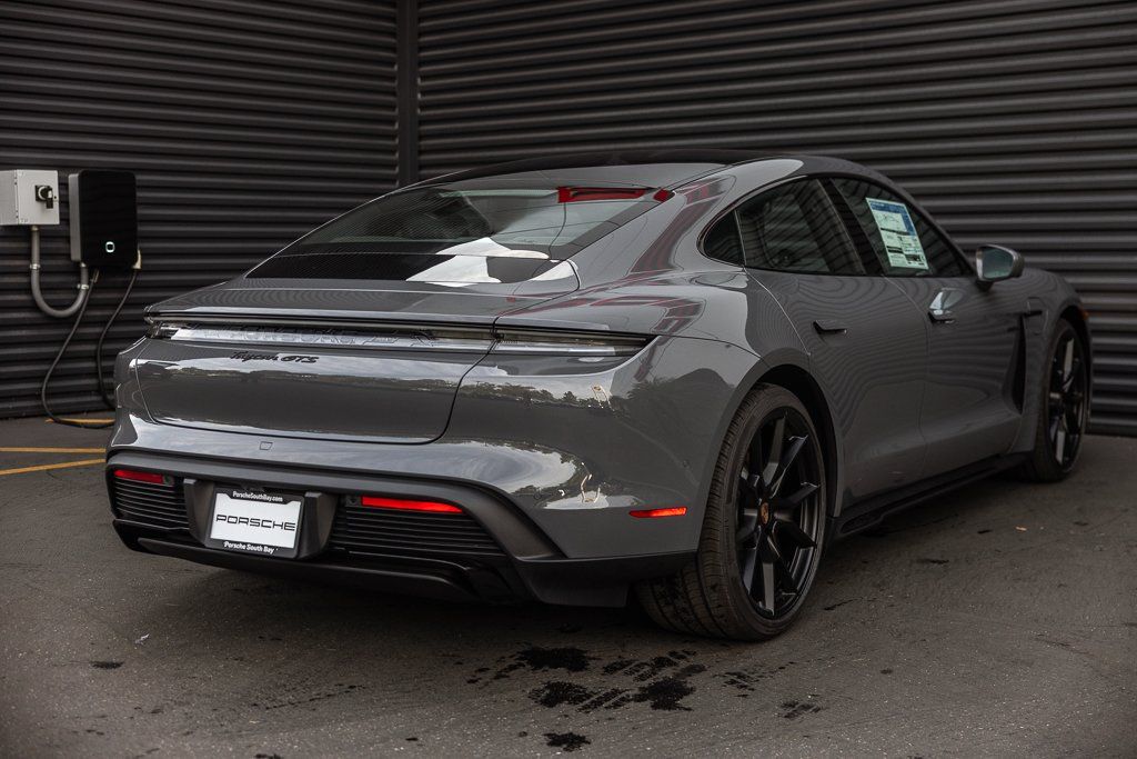 2026 Porsche Taycan GTS - Photo 10