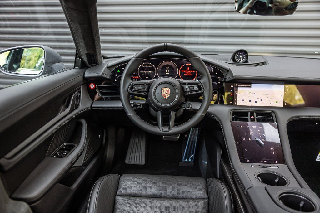 2026 Porsche Taycan GTS - Photo 13