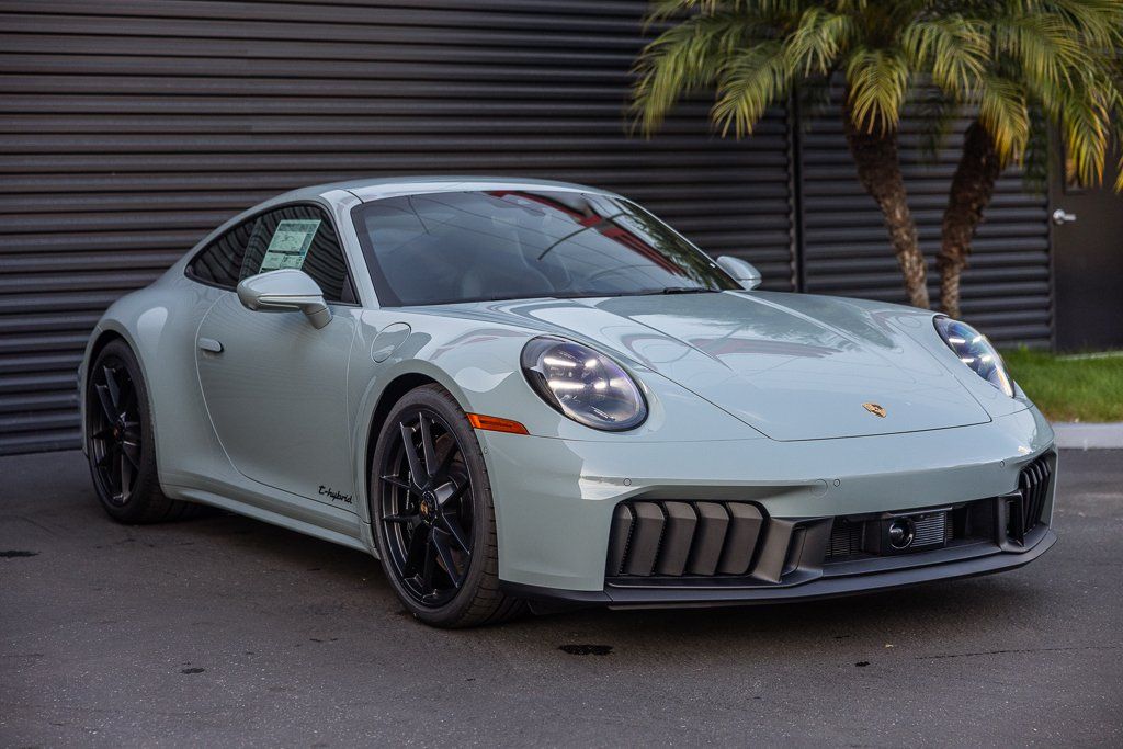 2026 Porsche 911 GTS - Photo 6