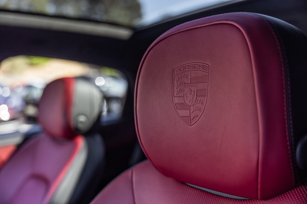 2025 Porsche Cayenne Coupe GTS photo 16