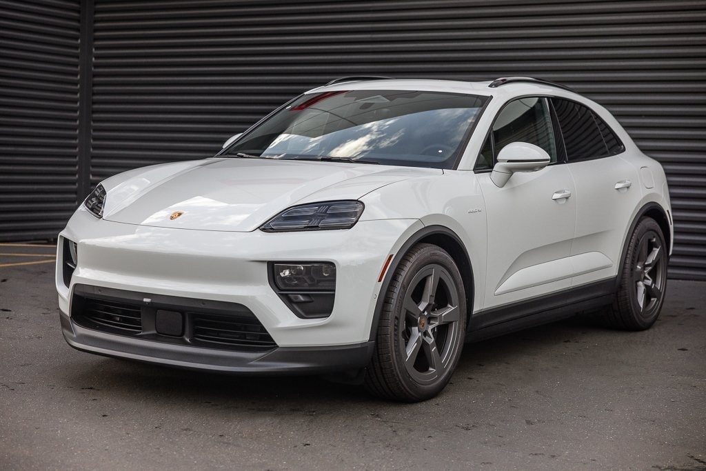 2025 Porsche Macan S