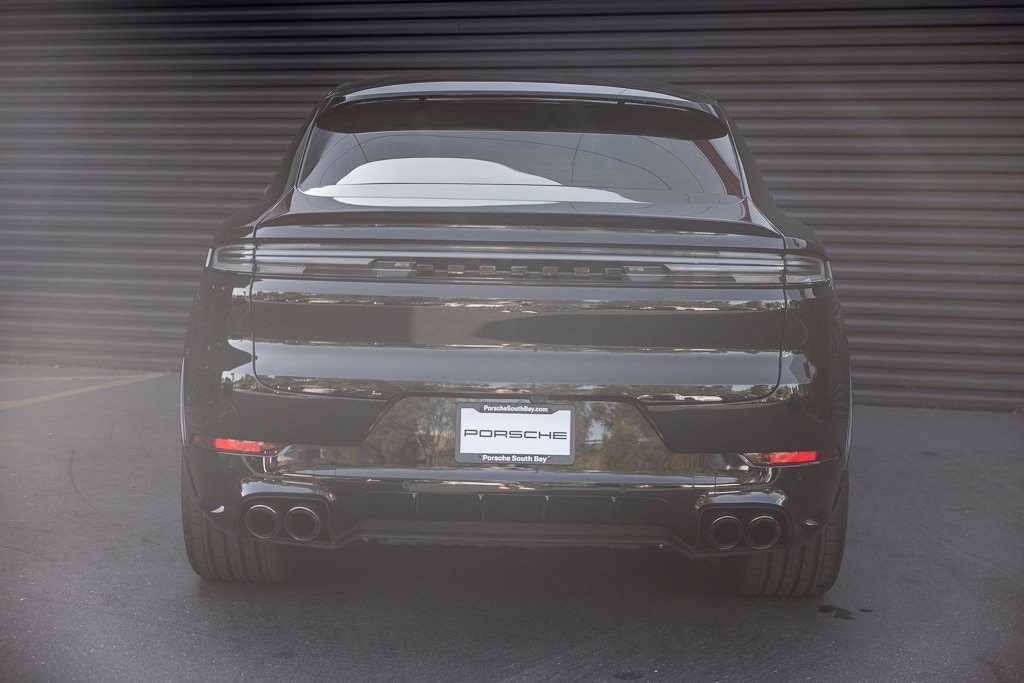 2025 Porsche Cayenne Coupe GTS photo 8