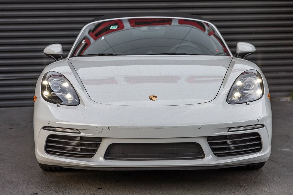 2025 Porsche Boxster photo 2