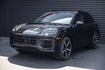 2025 Porsche Cayenne GTS SUV
